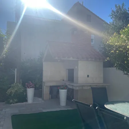 Guest house Lava 3*