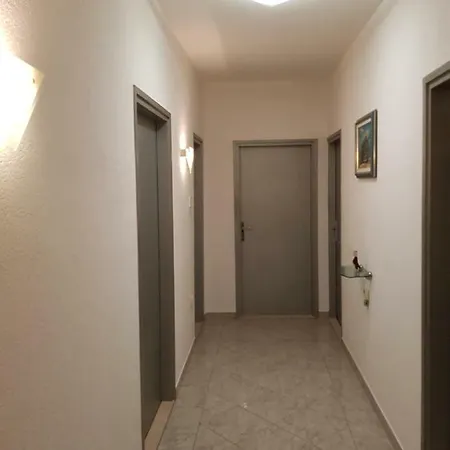 Lava Gasthuis Kaštela