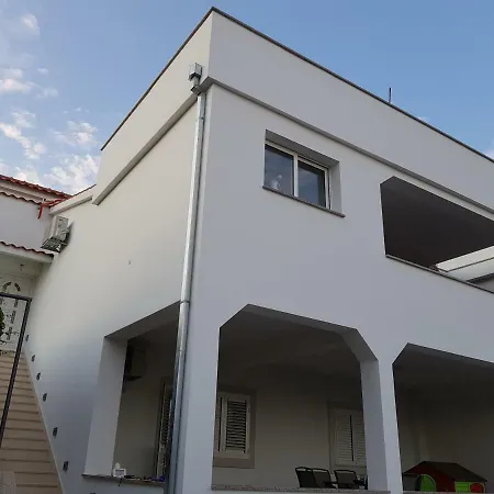 Lava 3* Kastela
